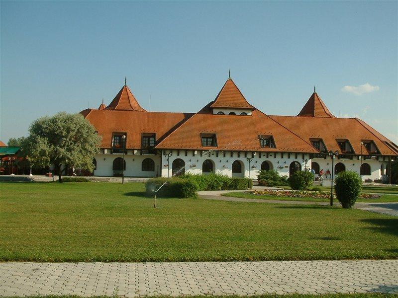 Hortobagy Club Hotel Экстерьер фото